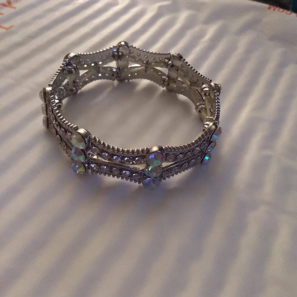 Rhinestones Bracelet - Picture 2 of 5